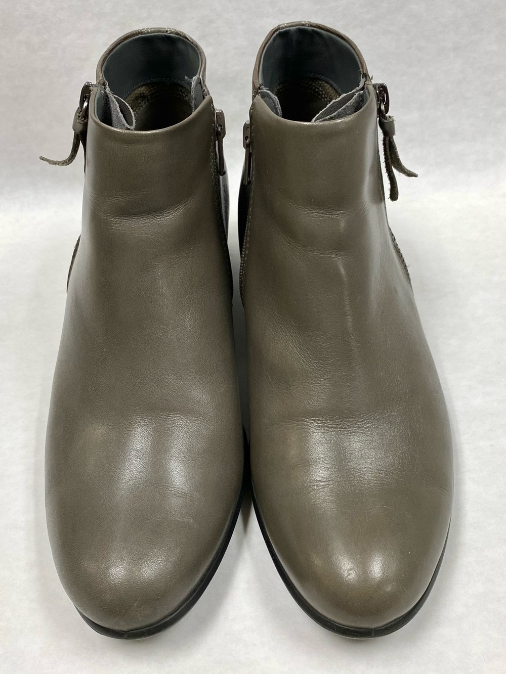 Ecco Touch 39 Ankle Boots Booties Shoes Womens Size 8.5 US Gray Zip Up
